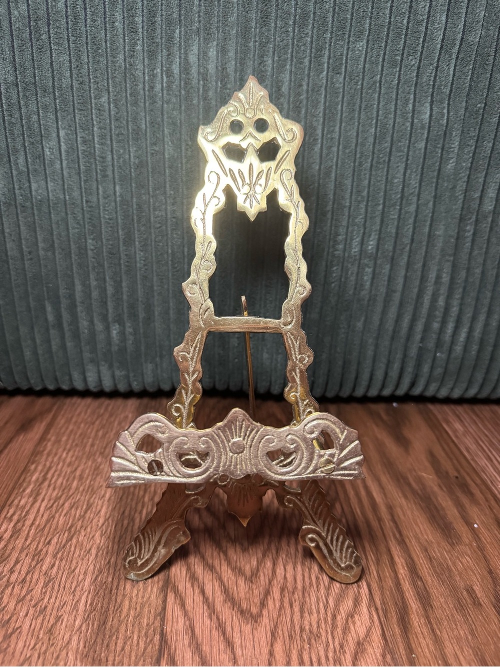 Solid Brass Ornate Etched Decorative Metal Easel Stand
